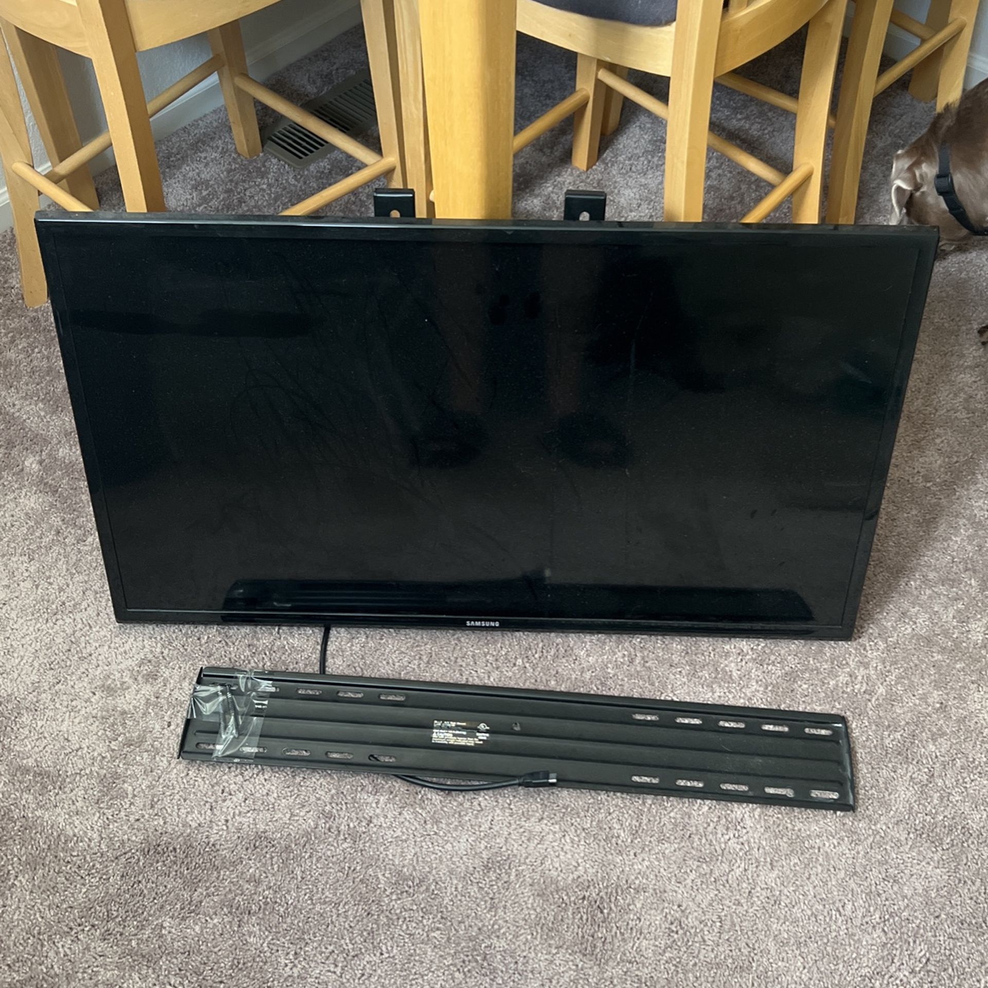 40/42 Inch TV