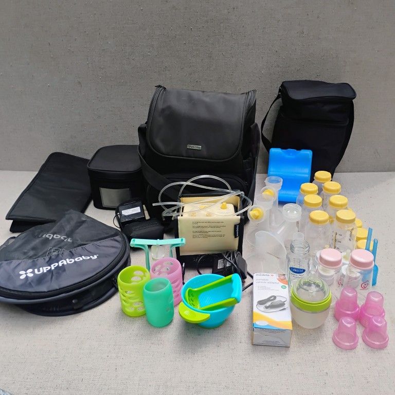 Sterilized Breast Pump With Loads Of Extras 