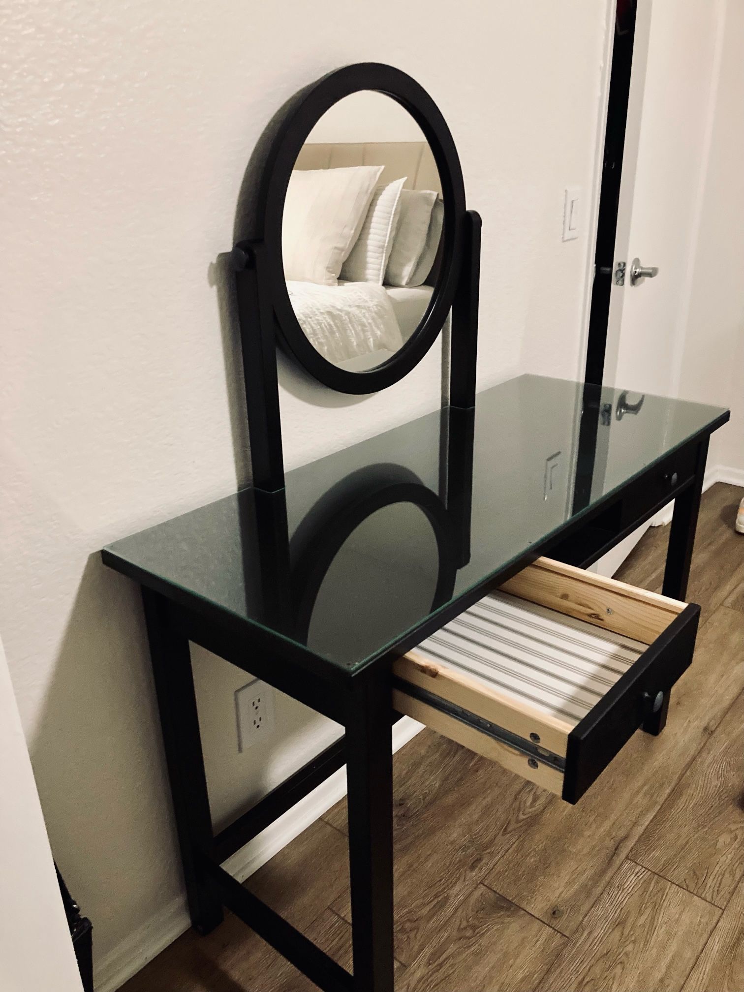 ikea dressing table black brown IKEA's HEMNES With Mirror for Sale in Simi Valley, CA beaded cocktail dress Combining minimalist and Victorian SIZE:us14 Trump inauguration fashion: Melania,