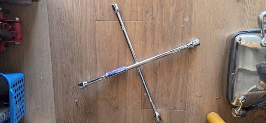 AC Delco 20 Inch Metric Lug Wrench