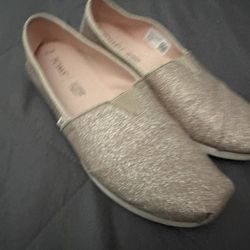 Toms