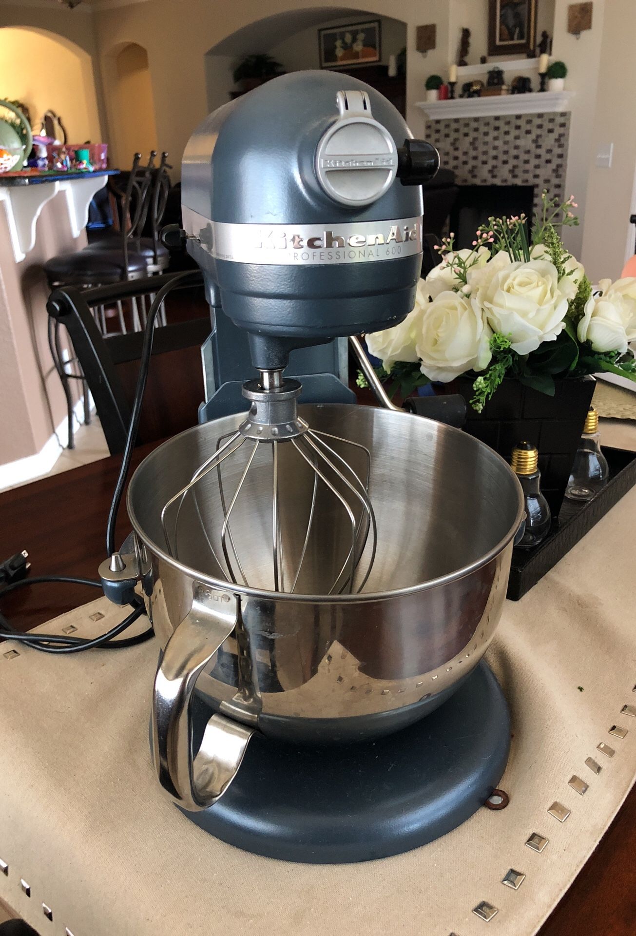 New KitchenAid Professional 5 Plus Series 5 Quart Bowl-Lift Stand Mixer for  Sale in Phillips Ranch, CA - OfferUp