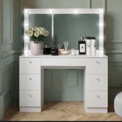 NEW Hollywood Style Vanity With Lights Assembled Or In Box