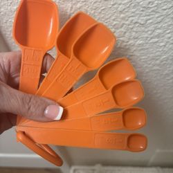 Vintage Orange Tupperware Measuring Spoons. 1/8-1tablespoon 