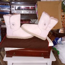 UGG "Poppy" Bailey Button Boots In Sea Shell Pink