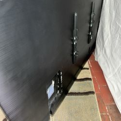 75’ Tv Samsung/ 65’ LG /2 Sound Bars X 2 Sub Woofers