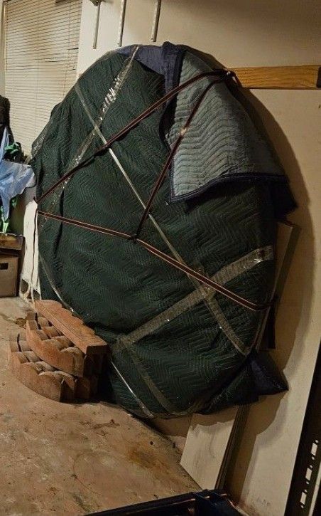 RH Restoration Hardware MASLOW SPIDER ROUND DINING TABLE