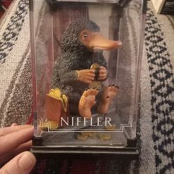 Niffler Statue 