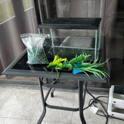 5 Gallon Fish Tank With Cover And Light