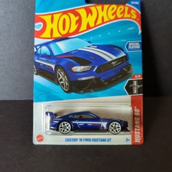 Hot Wheels Mustang 60 Blue Custom '18 Ford Mustang GT 