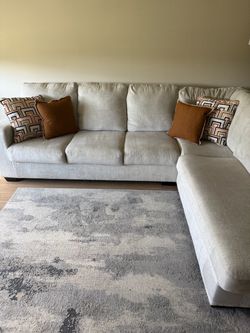 Aviemore 2-Piece Sectional with Chaise ( couch)