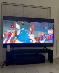 Samsung 82” smart TV
