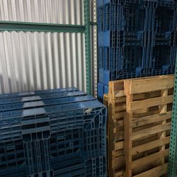Free Pallets at La Mirada, CA