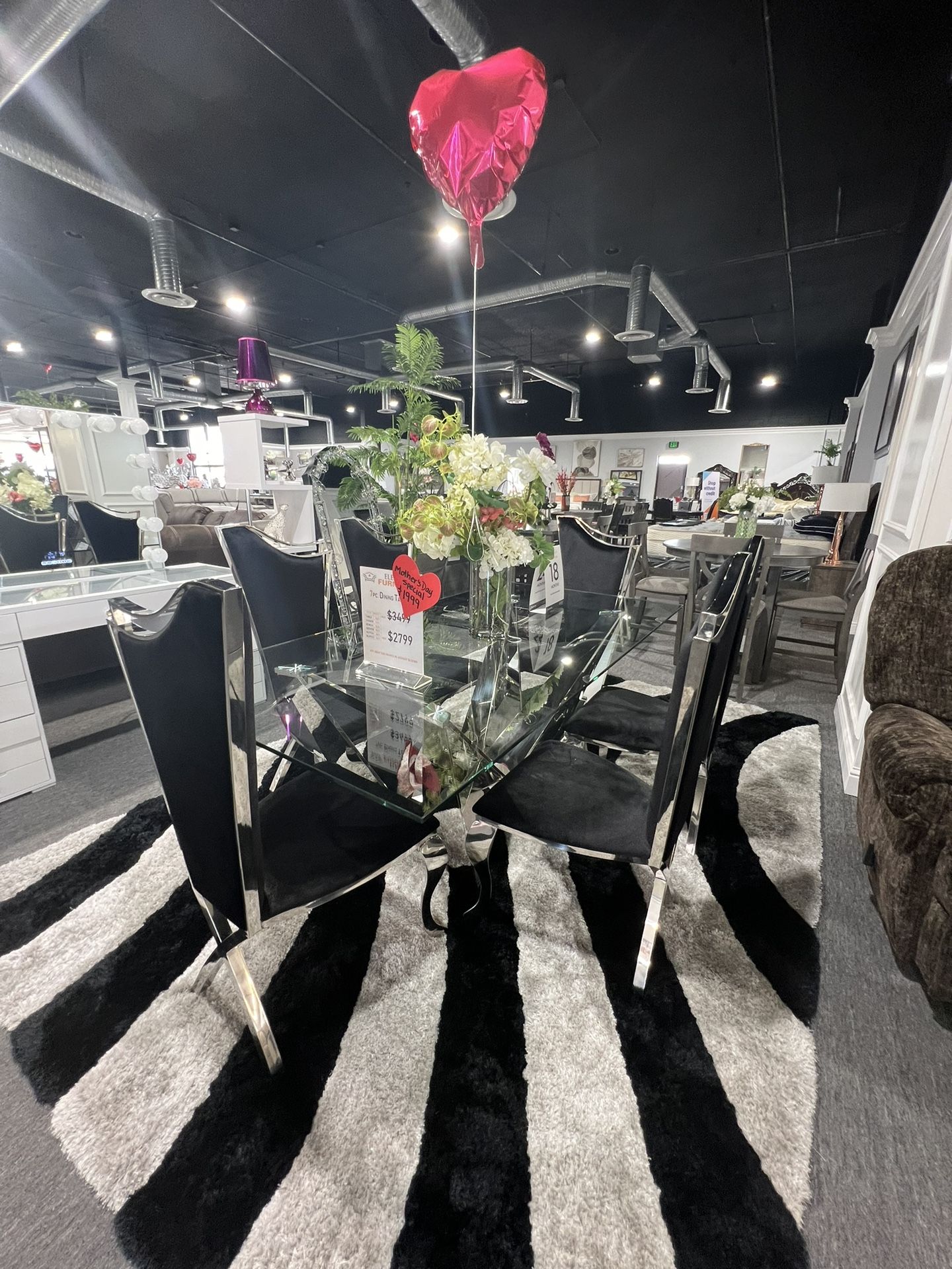 7 Pc Dining Table🎈🎈🎈