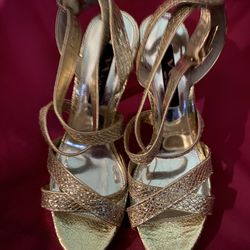 Ladies Size 8 1/2 M Brand Nina NY Dressy Gold High Heel  Shoes With Beautiful Glitter 