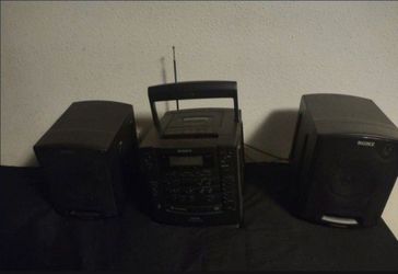 Old school shelf boombox Sony brand works amazing.
