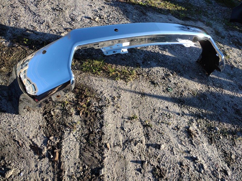 2019 To 2022 Chevy 2500 Chrome Front Bumper Excellent Condition OEM Part