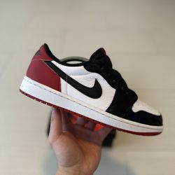 Nike Air Jordan Retro 1 Low Black Toe Size 9