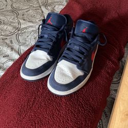 low jordan 1’s, navy blue and red, size 10
