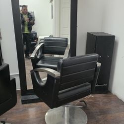 BEAUTICIAN CHAIR 