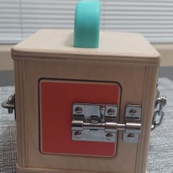 Lovevery Montessori Box