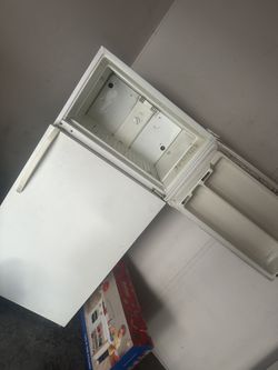 refrigerator working keeps stuff good