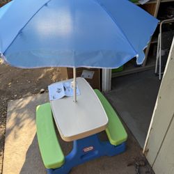 Little Tikes Easy Store Junior Picnic Table with Umbrella,