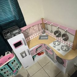 Kids Play kitchen 