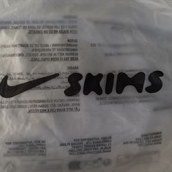 NikeSKIMS Ribbed Seamless MICRO SCOOP BRA