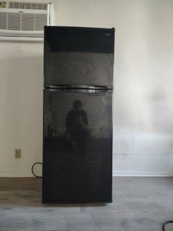 Fridge (Pick up only)