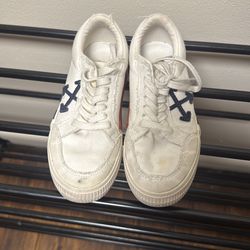 Kids off white sneakers size 31