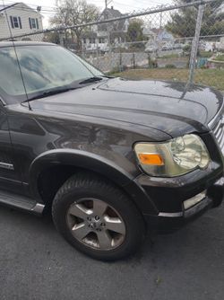 2006 Ford explorer / for parts
