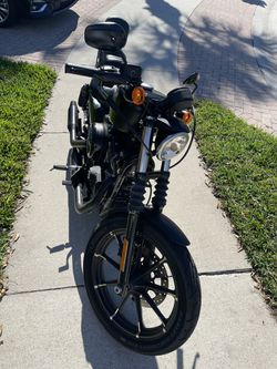 2016 Harley Davidson XL 883n Iron Sportster Thumbnail