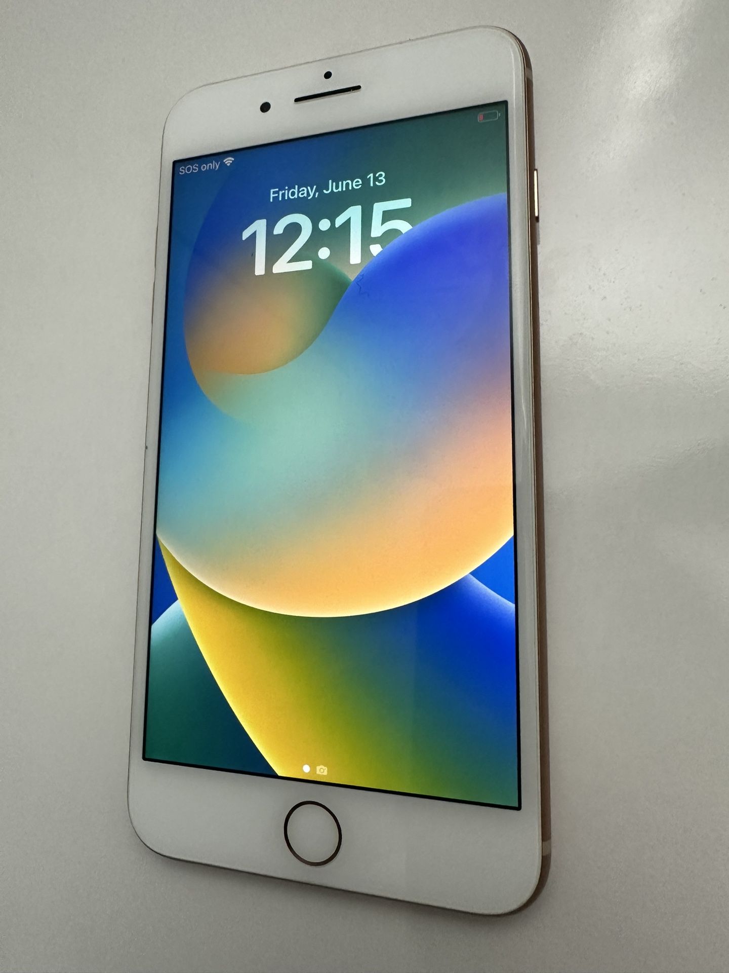 iPhone 8 PLUS