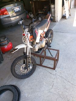 125 Marvel, dirt bike