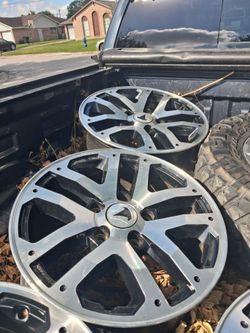 Tundra wheels 20s