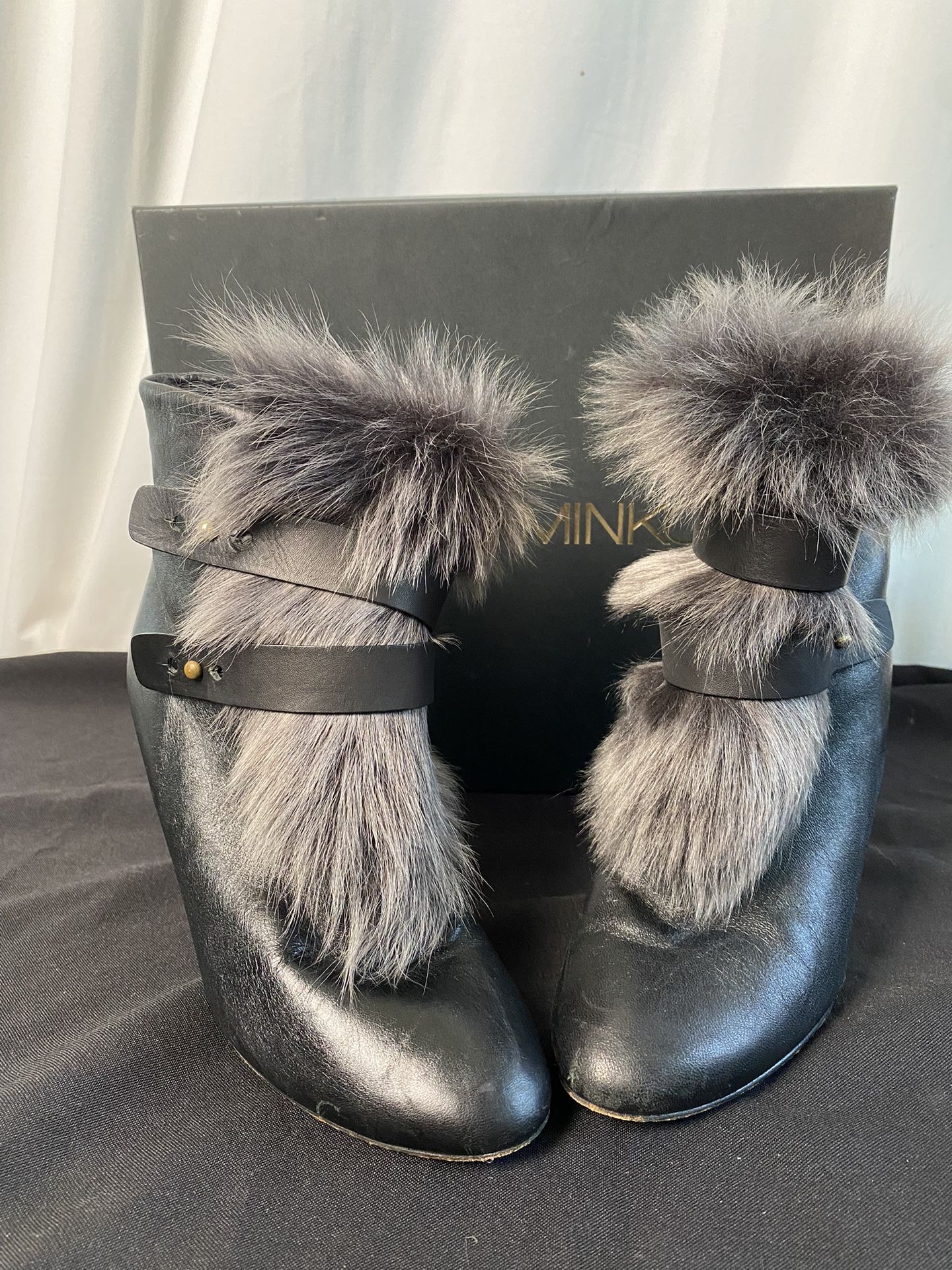 Rebecca Minkoff Black Leather Short Fur Boot Style Heels Shoes Women’s Size 7 (Retail $325) Made In Spain