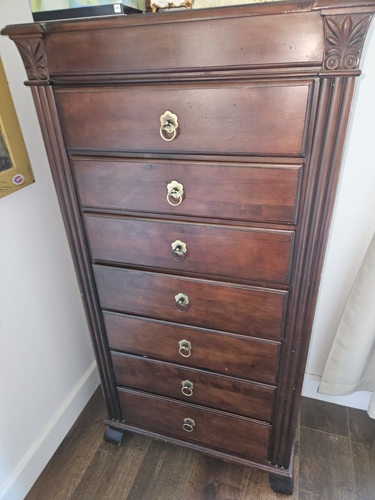 Ethen Ellen's Dresser Vintage With Mirror