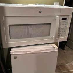 GE Microwave White 