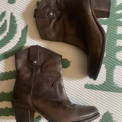 Frye Western cowbabe Boots Size 8