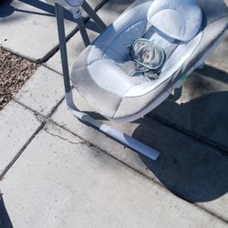 Swing For Baby Battery Operated In Excellent Condition Retails For Over $85