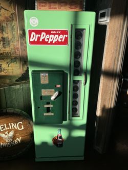 Vintage 1950’s DR. Pepper Machine