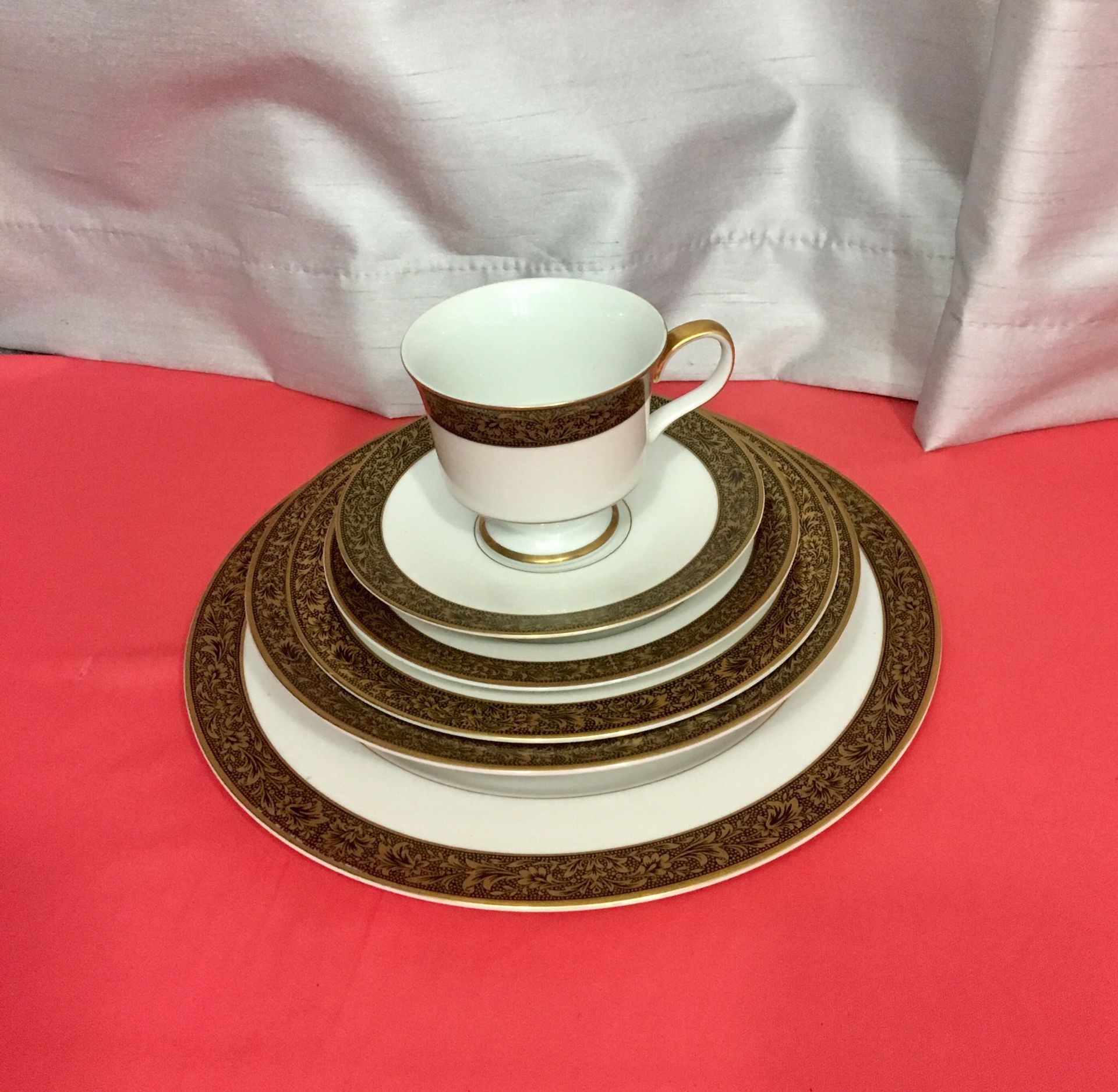 Sango China Japan Hampton #3758 48 pieces