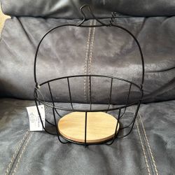New With Tags Metal Wire Basket Foldable Handle