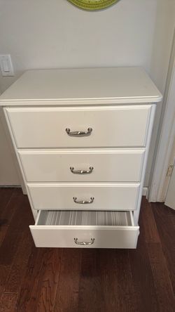 Dresser