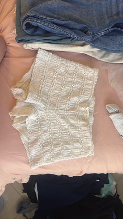 Cream ruffled shorts