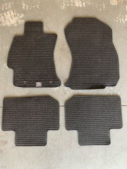 2017 Subaru Forester OEM carpeted floor mats, like new condition