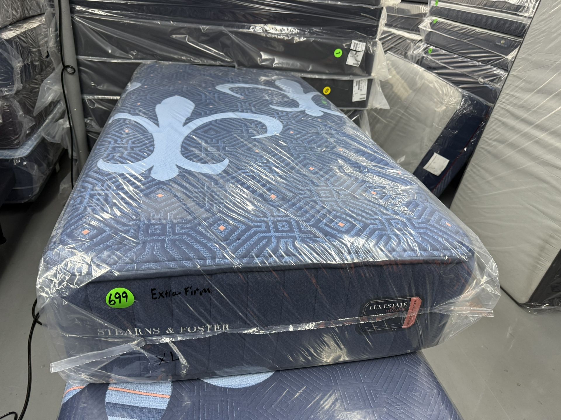 TWIN XL STEARNS & FOSTER LUX ESTATE MATTRESS & BOX SPRING BED SET