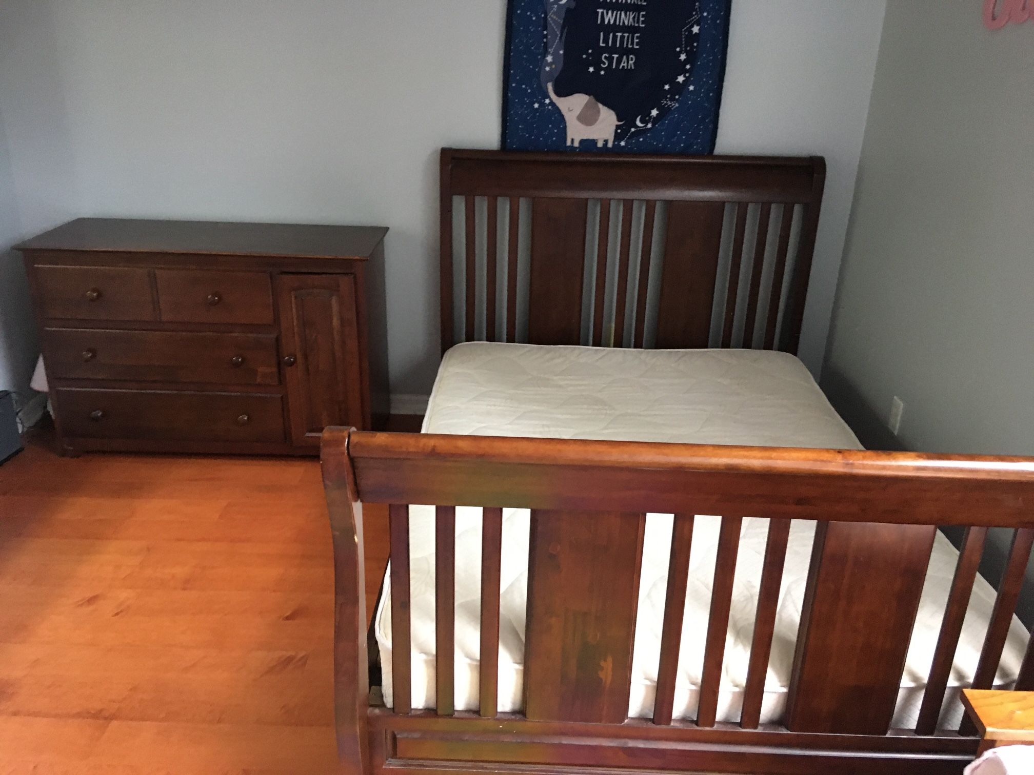 3 in 1 Convertible Crib/Bed Set