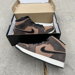 Jordan 1 Mid SE